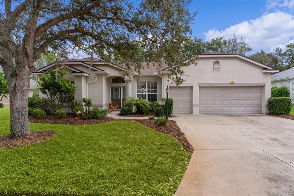 Picture of 4912 Sawgrass Lake Circle, Leesburg, FL 34748