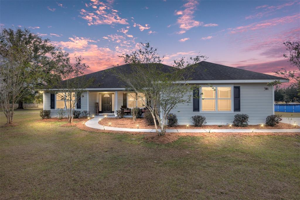 Picture of 630 SW Marigold Place, Fort White, FL 32038