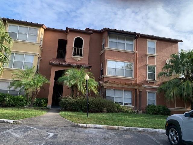 Picture of 5140 Conroy Road Unit 38, Orlando FL 32811