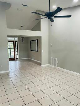Picture of 218 Meadow Green Drive, Davenport, FL 33837