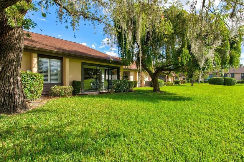 Picture of 6241 Timberlake Drive Unit D7, Sarasota FL 34243