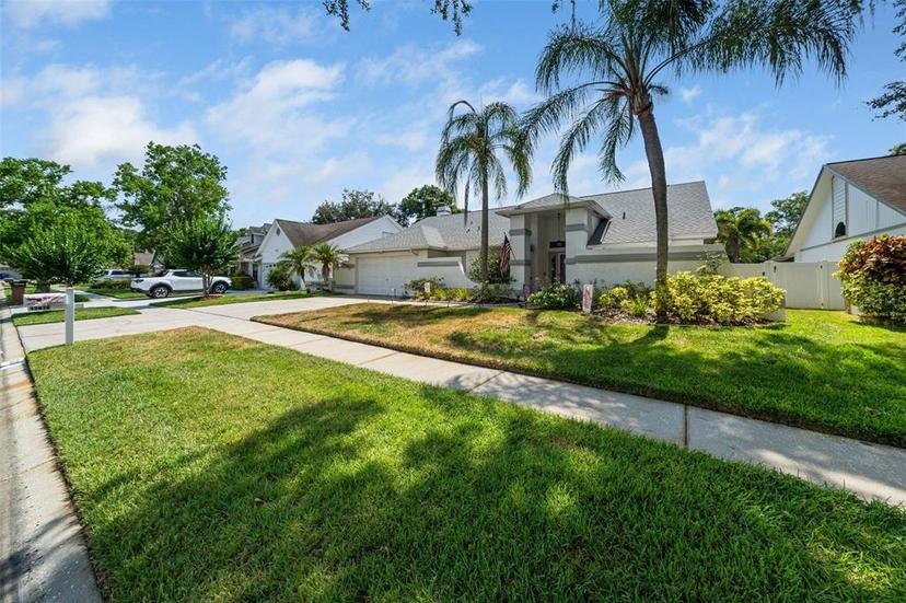 Picture of 15830 Glenarn Drive, Tampa FL 33618
