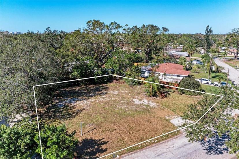 Picture of 2737 Wisteria Pl, Sarasota FL 34239
