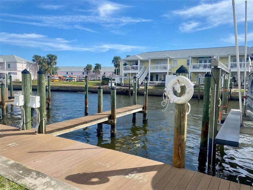 Picture of 0 NE Beach Drive Se Unit 95Ss, St Petersburg FL 33705