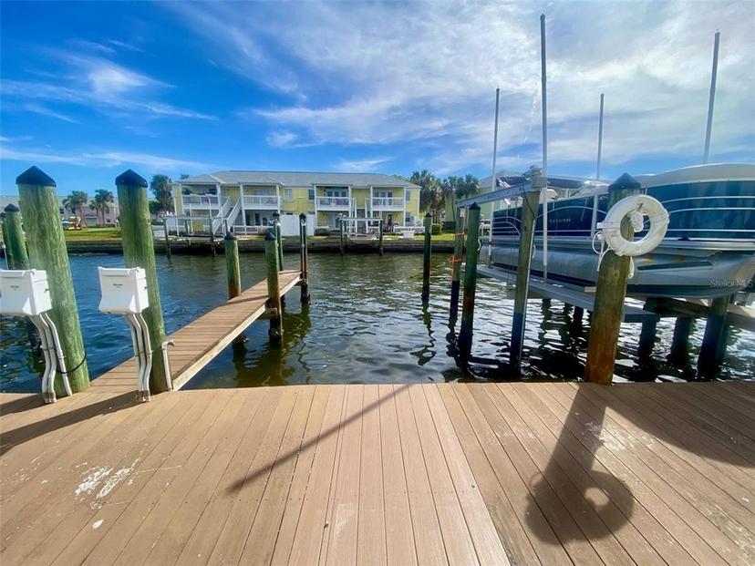 Picture of 0 NE Beach Drive Se Unit 95Ss, St Petersburg FL 33705