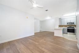 Picture of 6141 Metrowest Boulevard Unit 102, Orlando, FL 32835