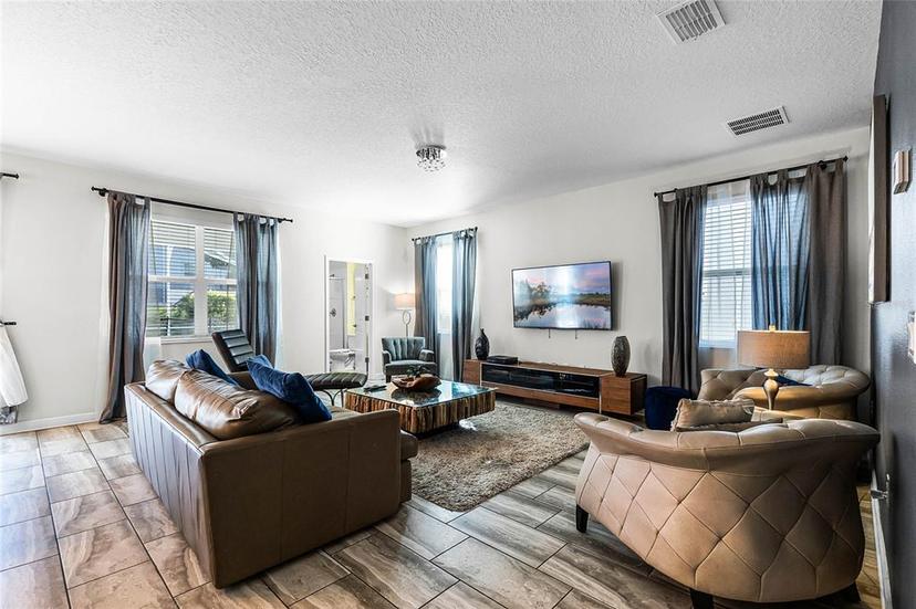 Picture of 9022 Stinger Drive, Davenport FL 33896
