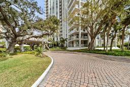 Picture of 1111 N Gulfstream Avenue Unit 6B, Sarasota, FL 34236