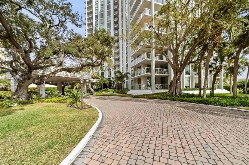Picture of 1111 N Gulfstream Avenue Unit 6B, Sarasota FL 34236