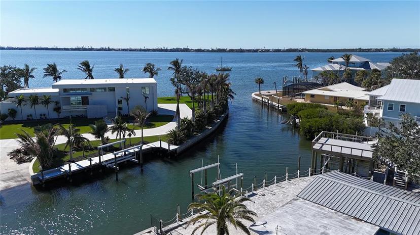 Picture of 335 Palm Grove Avenue, Englewood FL 34223