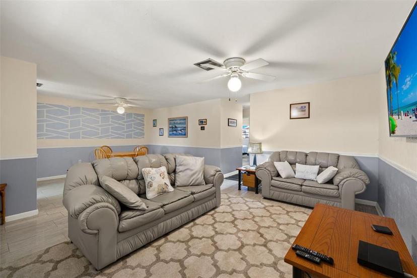 Picture of 909 SE 46Th Lane Unit 202, Cape Coral FL 33904