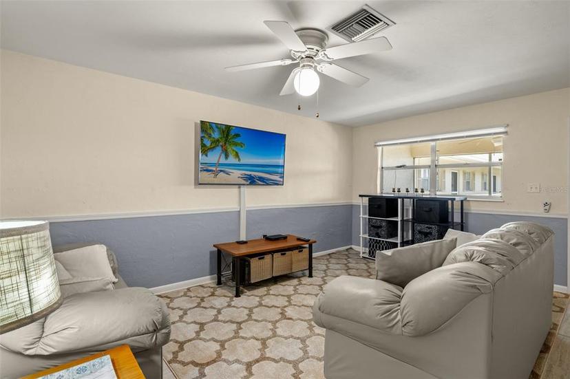 Picture of 909 SE 46Th Lane Unit 202, Cape Coral FL 33904