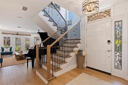 Picture of 1688 Watermark Circle Ne Unit 1688, St Petersburg, FL 33702