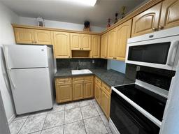 Picture of 160 Royal Palm Road Unit 214, Hialeah, FL 33016