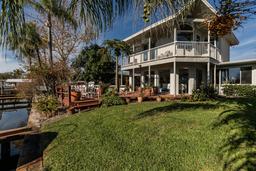 Picture of 9440 Sun Isle Drive Ne, St Petersburg, FL 33702