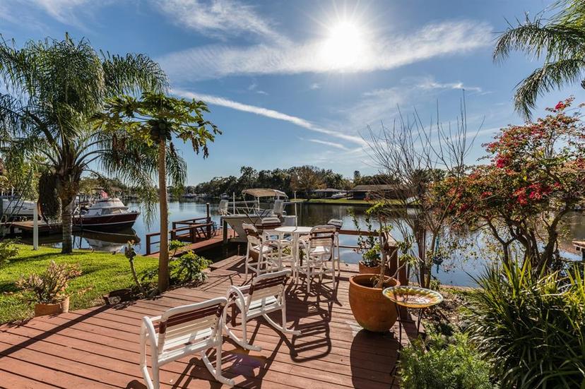 Picture of 9440 Sun Isle Drive Ne, St Petersburg FL 33702