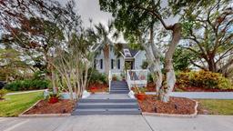 Picture of 9034 Baywood Park Drive, Seminole, FL 33777