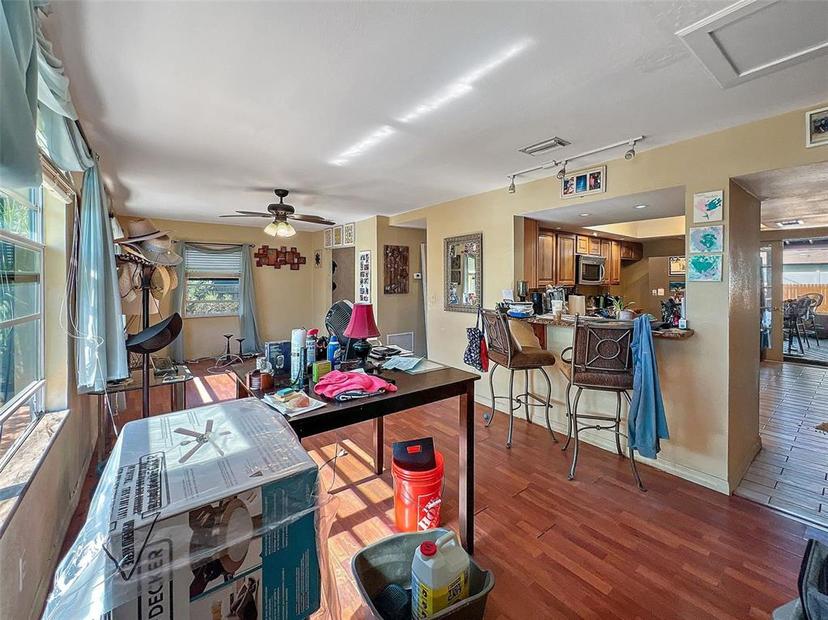 Picture of 133 80Th Avenue N, St Petersburg FL 33702