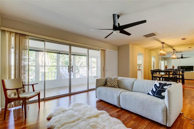 Picture of 1221 Drew Street Unit E11, Clearwater FL 33755