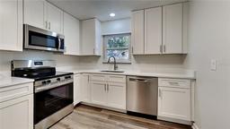Picture of 1818 75Th Avenue N, St Petersburg, FL 33702