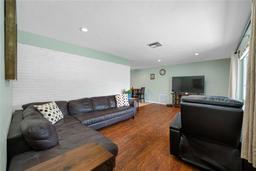 Picture of 1900 60Th Way N, St Petersburg, FL 33710