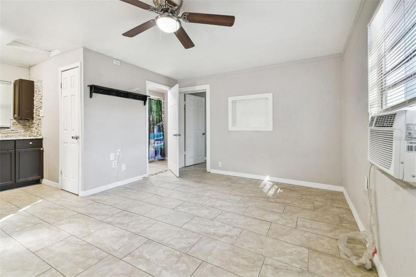 Picture of 2025 27Th Avenue N, St Petersburg FL 33713