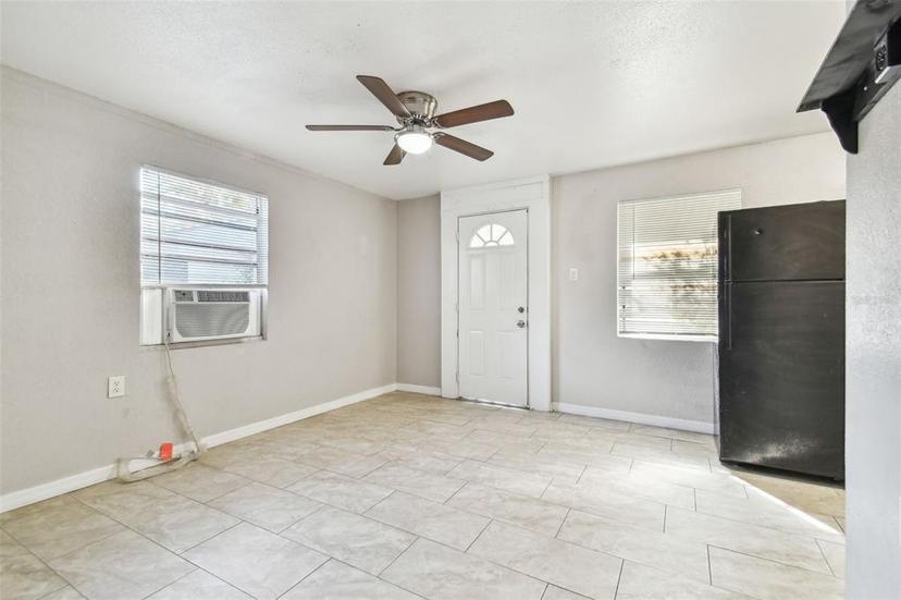 Picture of 2025 27Th Avenue N, St Petersburg FL 33713