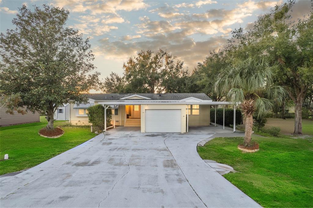 Picture of 38417 Langlois Pl, Leesburg, FL 34788