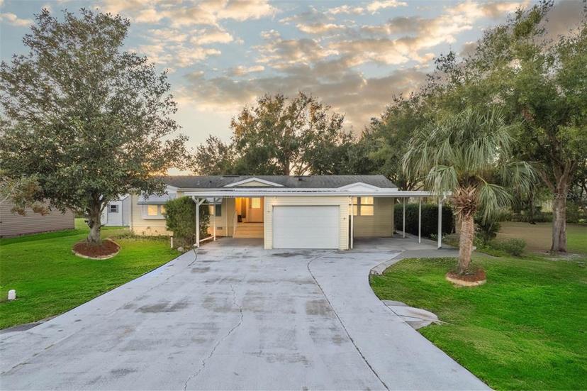 Picture of 38417 Langlois Pl, Leesburg FL 34788