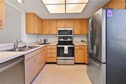 Picture of 2122 Hereford Drive Unit 511, Sun City Center, FL 33573