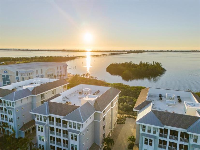 Picture of 392 Aruba Circle Unit 403, Bradenton FL 34209