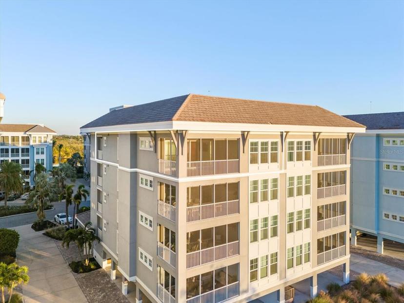 Picture of 392 Aruba Circle Unit 403, Bradenton FL 34209