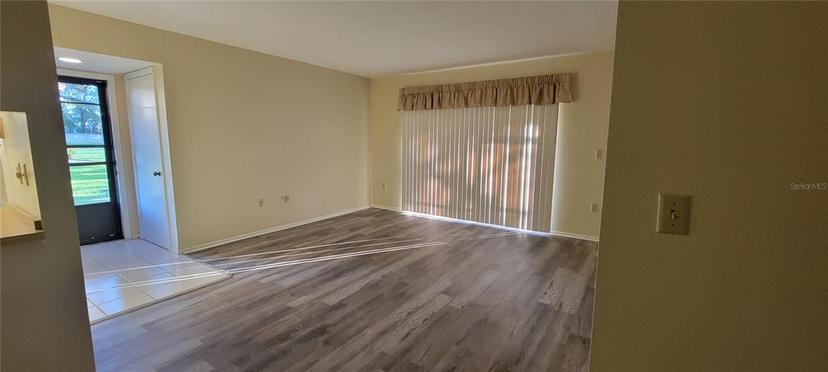Picture of 5727 Gardens Drive Unit 5727, Sarasota FL 34243