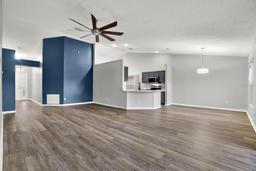 Picture of 12612 Midpointe Dr, Riverview, FL 33579