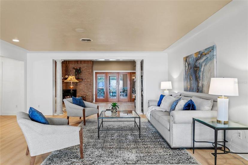 Picture of 1131 Snell Isle Boulevard Ne, St Petersburg FL 33704