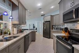 Picture of 1030 Phorus Rd Road, Venice, FL 34293