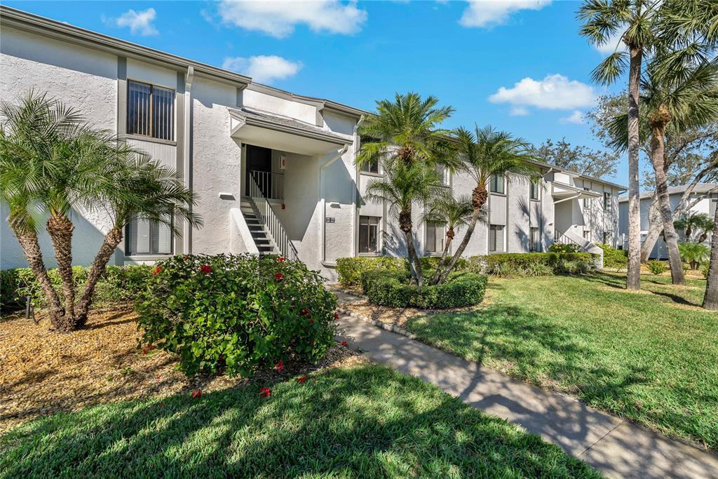 Picture of 122 E Cypress Court Unit 22, Oldsmar, FL 34677