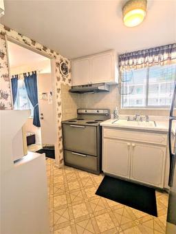 Picture of 2228 Canal Drive Unit D26, Bradenton, FL 34207