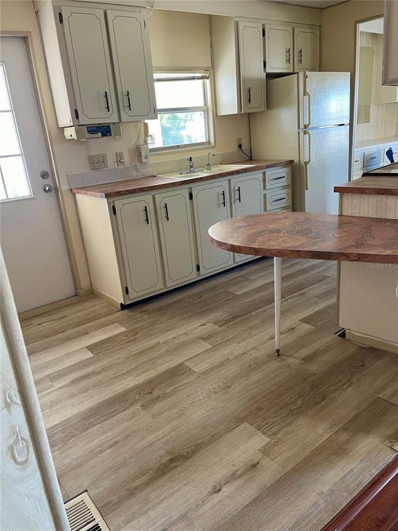 Picture of 90 Red Oak Drive, Palm Harbor FL 34684