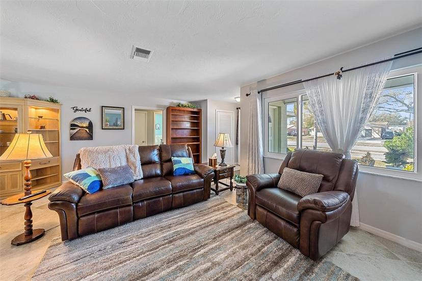 Picture of 1072 Venetian Parkway, Venice FL 34285