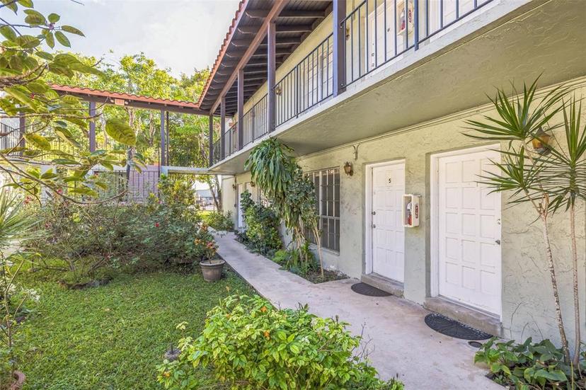 Picture of 10776 N Kendall Drive Unit F5, Miami FL 33176