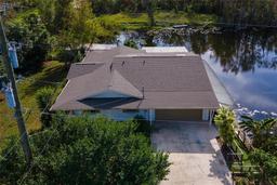 Picture of 13724 Country Club Drive, Tavares, FL 32778