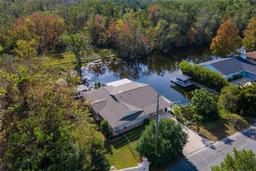 Picture of 13724 Country Club Drive, Tavares, FL 32778