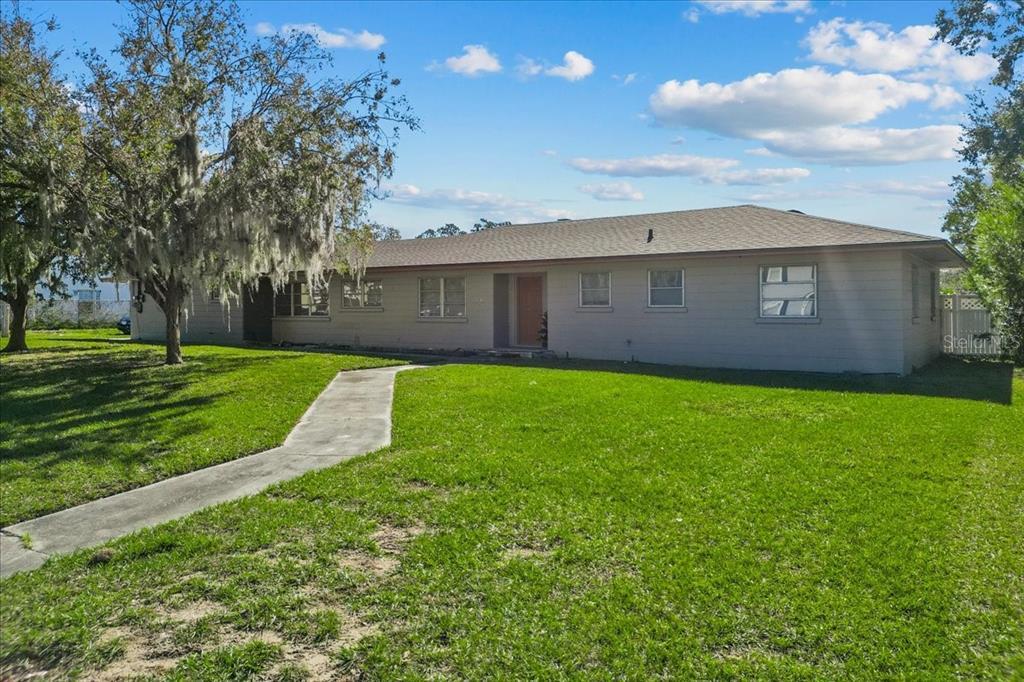 Picture of 501 Arneson Avenue, Auburndale, FL 33823