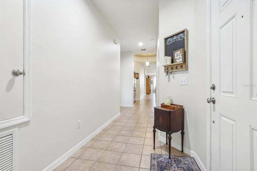 Picture of 16020 Starling Crossing Drive, Lithia FL 33547