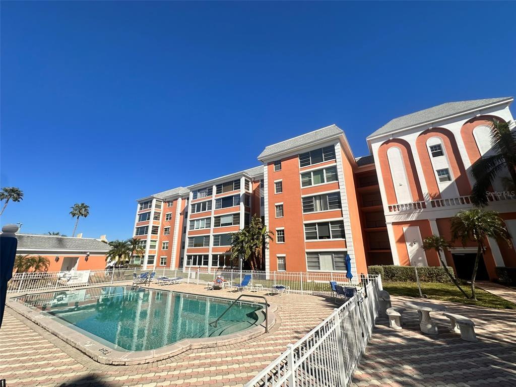 Picture of 6960 20Th Avenue N Unit 501, St Petersburg, FL 33710