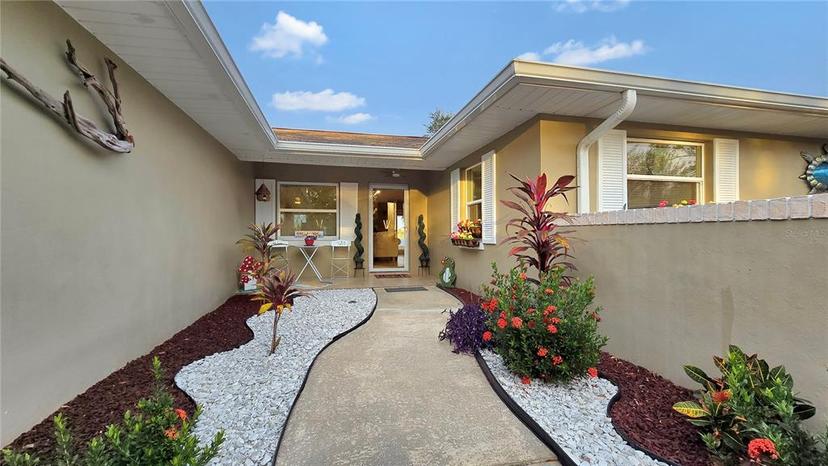 Picture of 2032 Dumas Drive, Deltona FL 32738