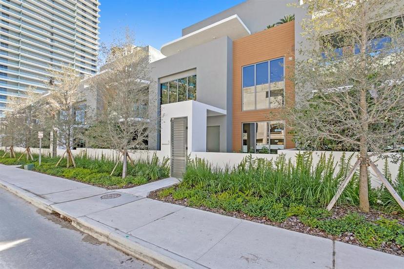 Picture of 3020 W Santiago Street Unit 5, Tampa FL 33629