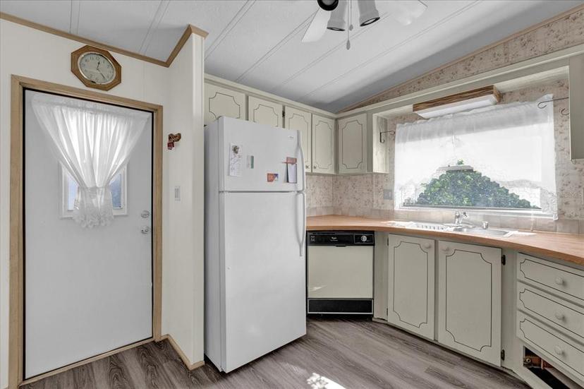 Picture of 415 S Timber Trail, Wildwood FL 34785