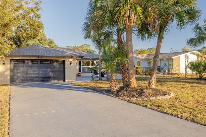 Picture of 911 S Florida Avenue, Tarpon Springs FL 34689